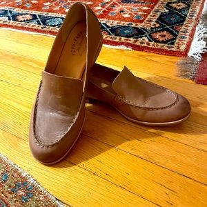 Kork-ease Meg loafer. size 10. Light brown. Condition: like new.